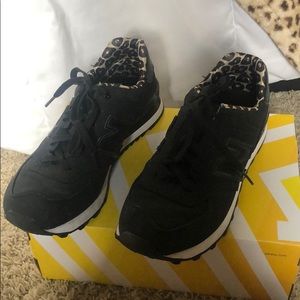 New Balance tennis shoes